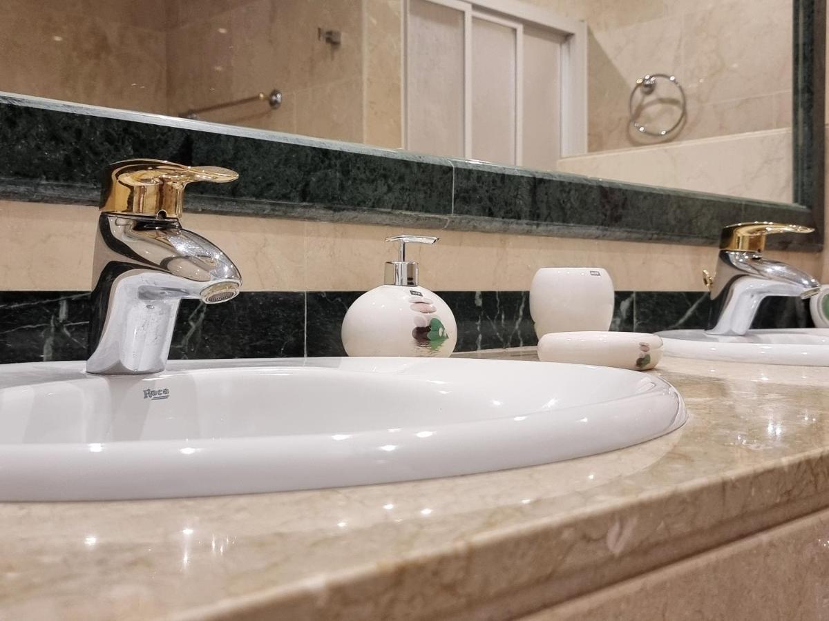 Luxury Hacienda Playa Apartment Марбеля Екстериор снимка